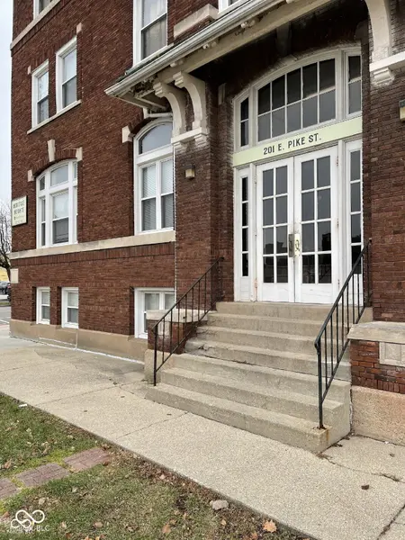 201 E Pike ST #104, Crawfordsville, IN 47933