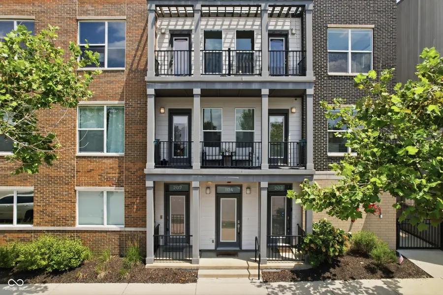 727 N Illinois ST #104, Indianapolis, IN 46204