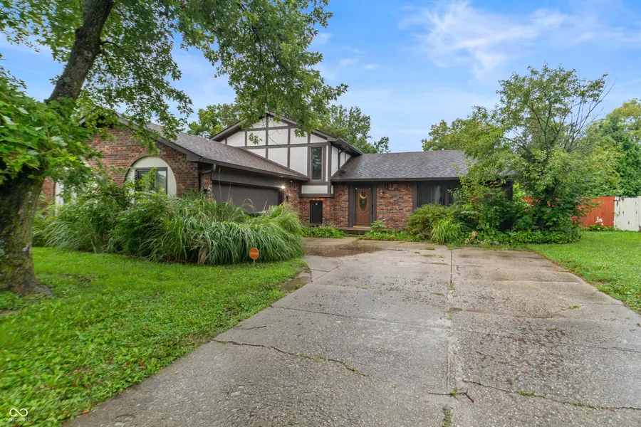 621 Pioneer DR, Indianapolis, IN 46217