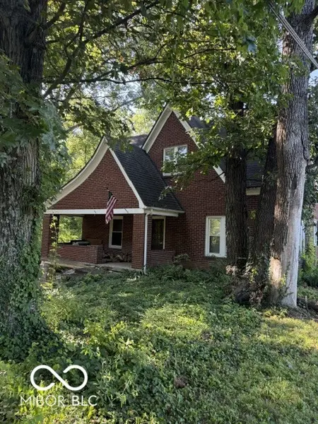 5685 Darwin RD, West Terre Haute, IN 47885