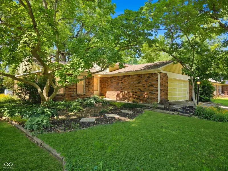 7534 Carolling WAY, Indianapolis, IN 46237