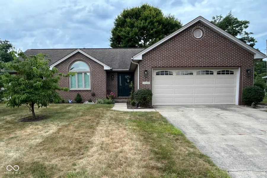 3256 Muriel PL, Columbus, IN 47203