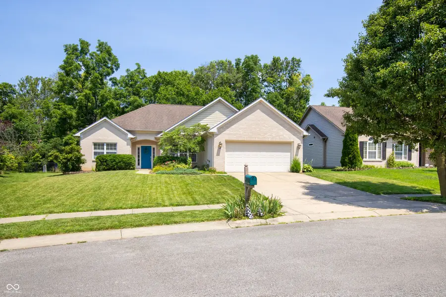38 Golden Tree LN, Indianapolis, IN 46227
