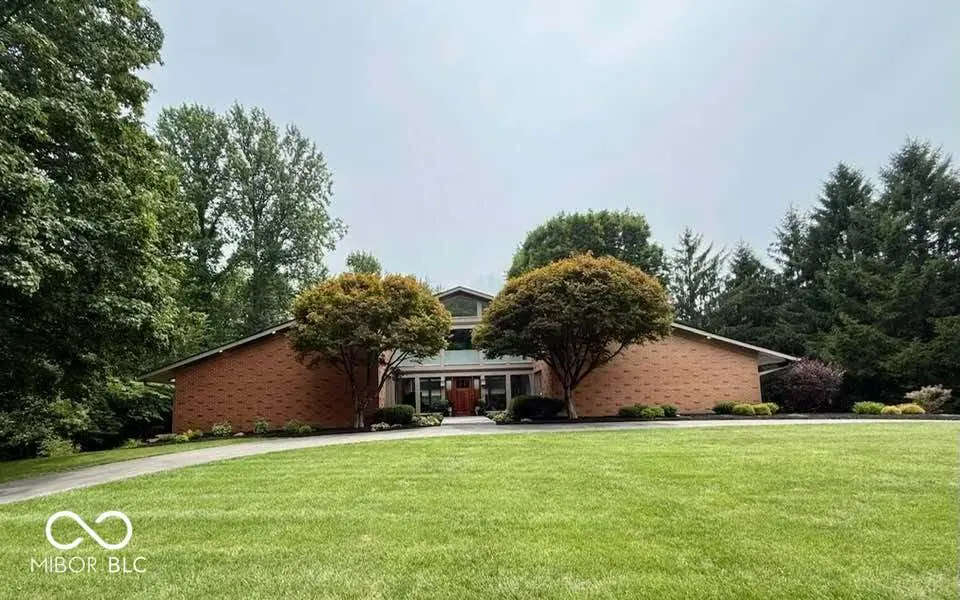 9009 Shetland CT, Indianapolis, IN 46278