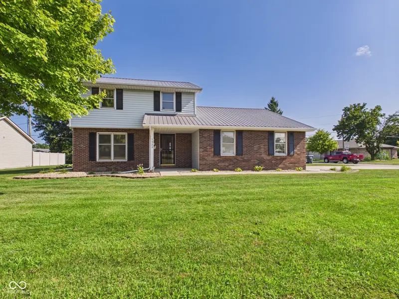 1520 E 42nd ST, Anderson, IN 46013