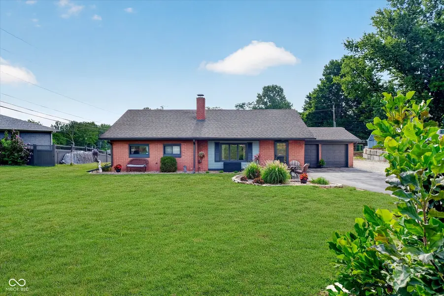 1277 Mount Pleasant East ST, Greenwood, IN 46142