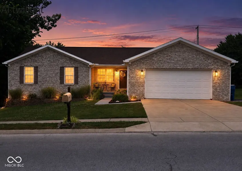 1041 Shadowlawn AVE, Greencastle, IN 46135