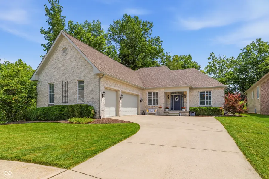 879 Nottinghill CT, Avon, IN 46123