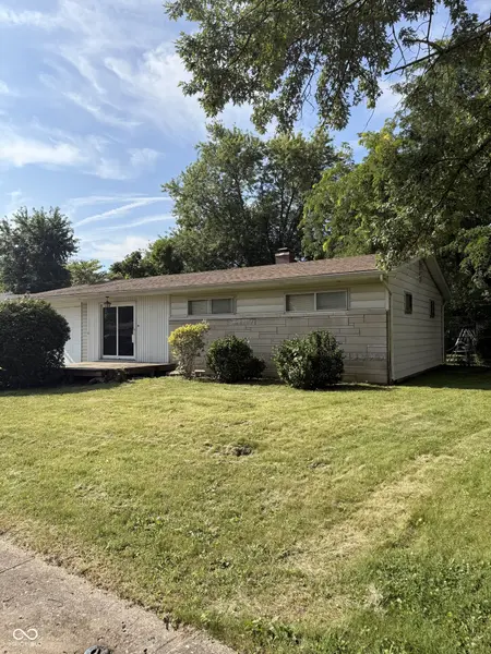 2173 Newcomer LN, Beech Grove, IN 46107