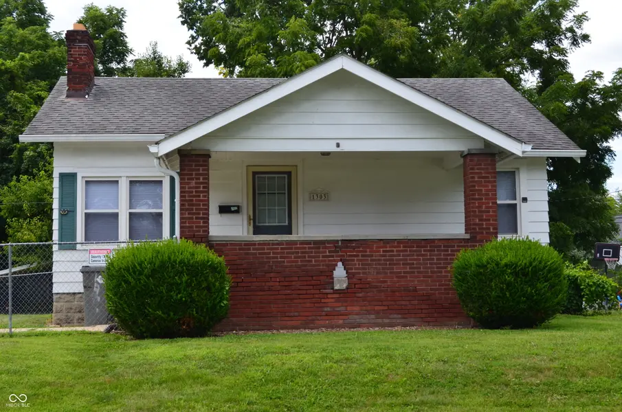 1303 E Castle AVE, Indianapolis, IN 46227