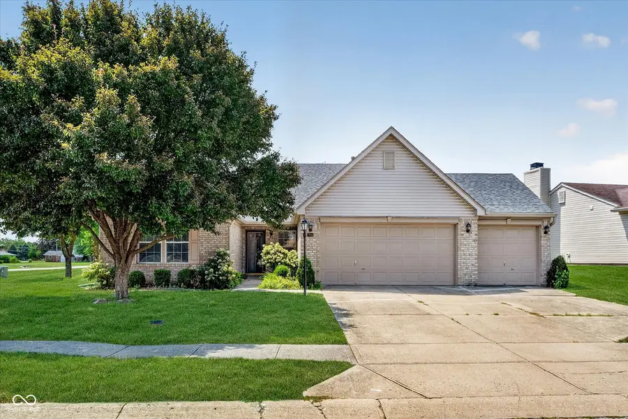 7955 Bent Willow DR, Indianapolis, IN 46239