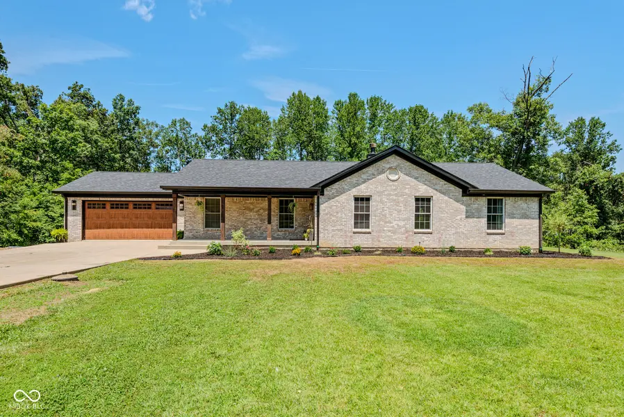 8486 E Georgetown, Columbus, IN 47201