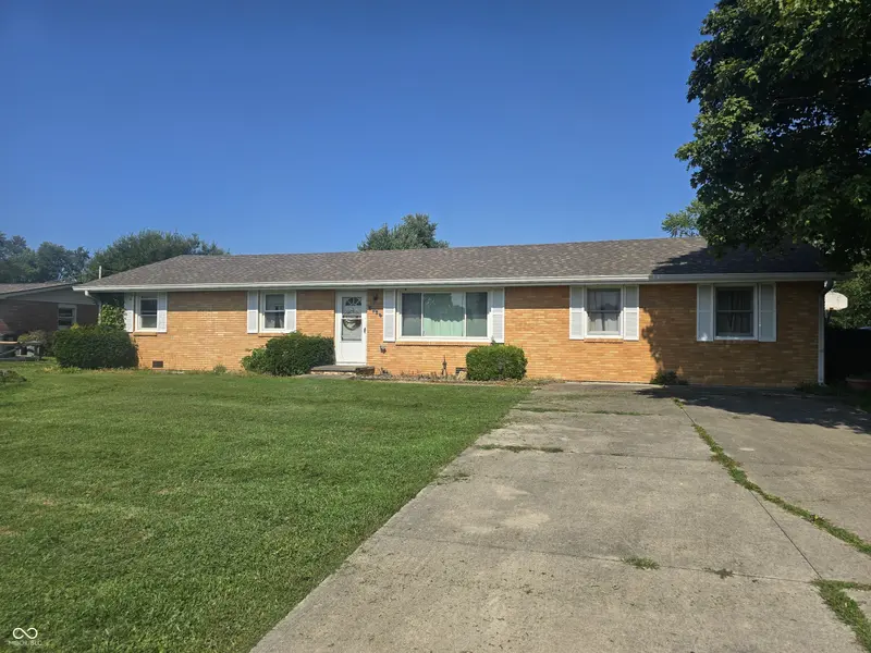8925 Walnut ST, Taylorsville, IN 47280