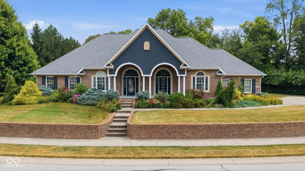 677 Foxboro DR, Avon, IN 46123