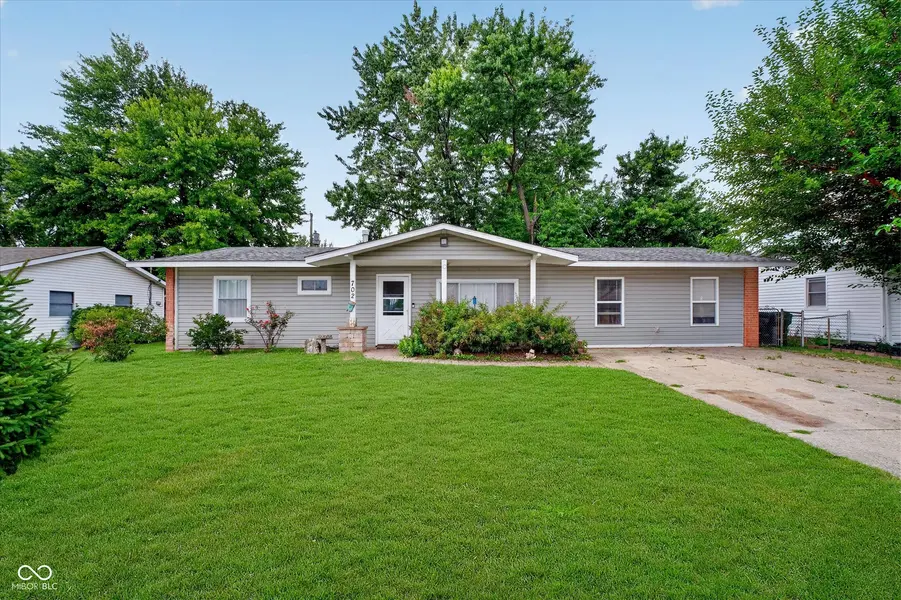 702 Sweetbriar AVE, Whiteland, IN 46184