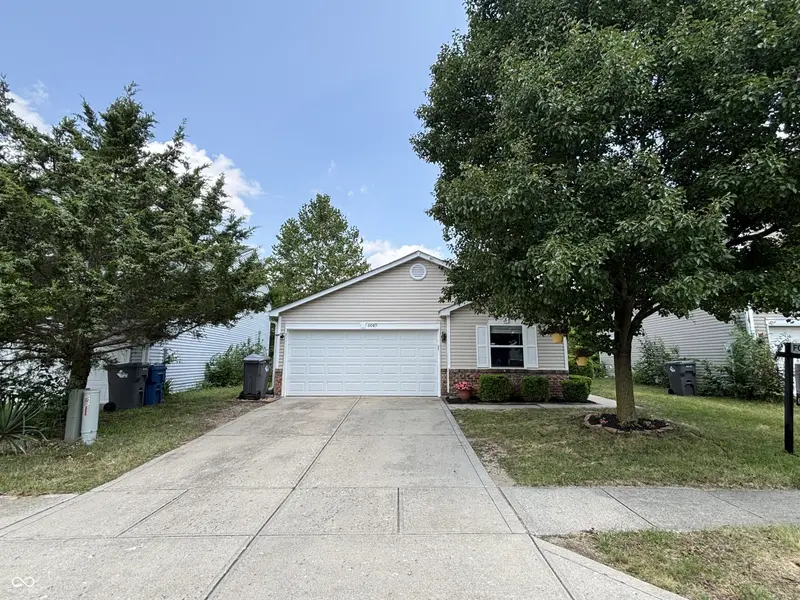 6649 Earlswood DR, Indianapolis, IN 46217