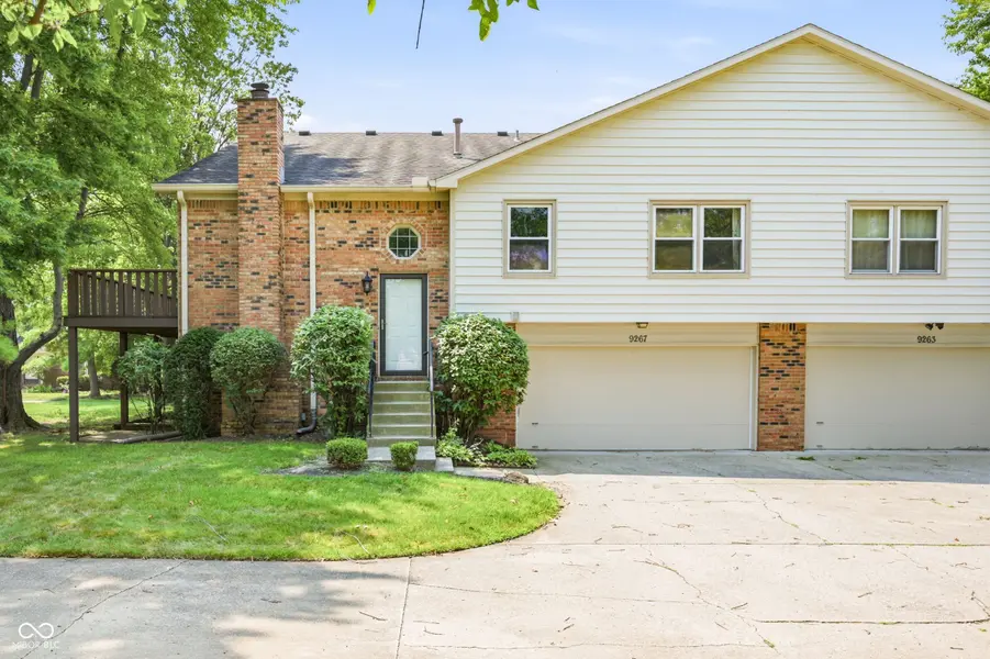 9267 Cinnebar DR, Indianapolis, IN 46268