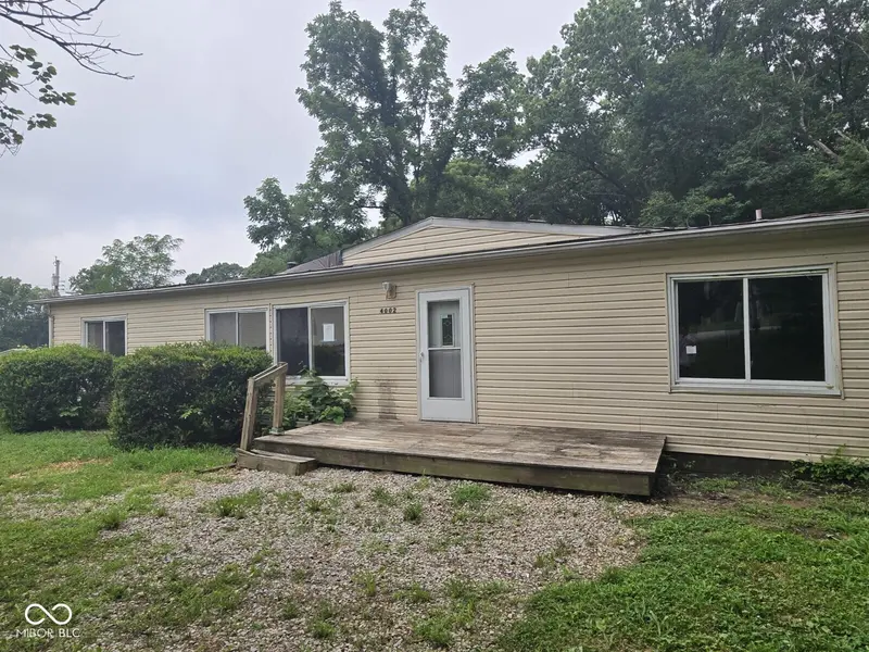 4002 Keegan RD, West Terre Haute, IN 47885