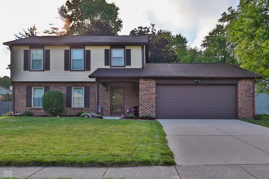 8275 Ontario LN, Indianapolis, IN 46268