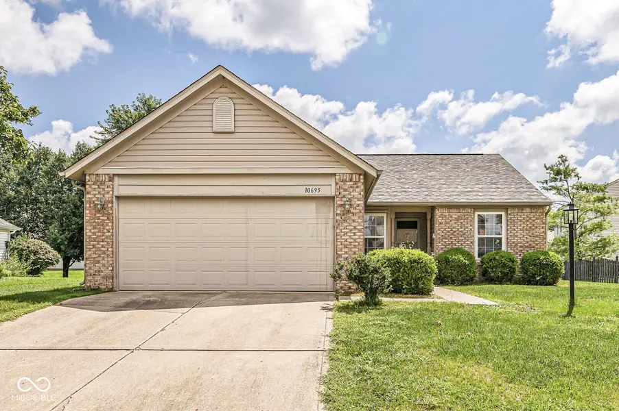 10695 Magenta DR, Noblesville, IN 46060