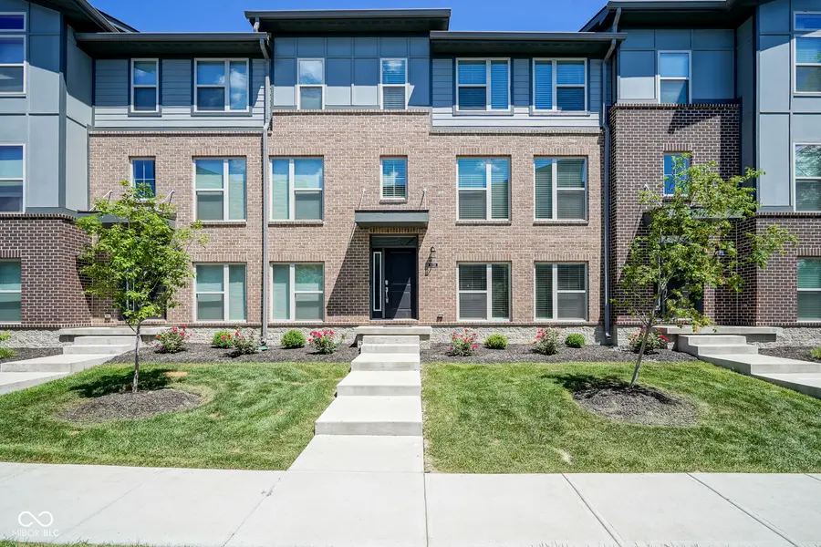 8239 Bostic DR, Fishers, IN 46038