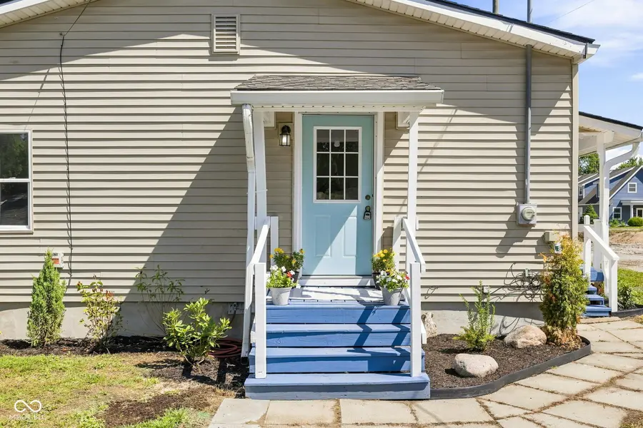 406 W 2nd ST, Sheridan, IN 46069