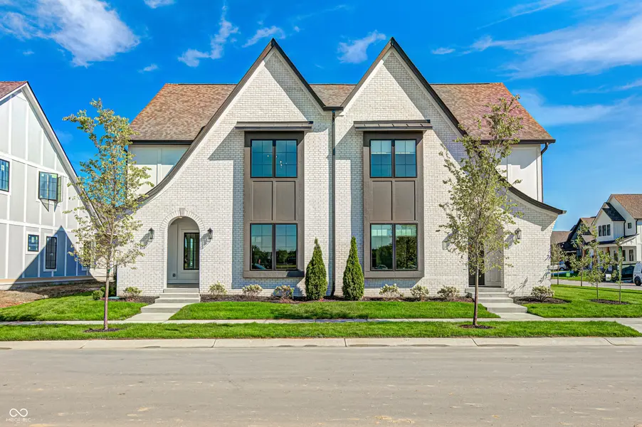 8764 Chauncey ST, Zionsville, IN 46077