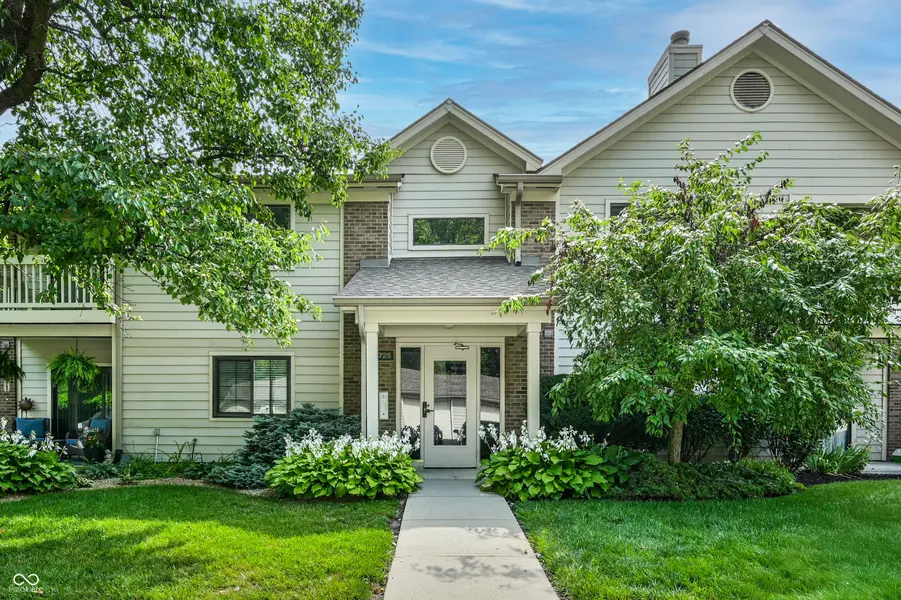 11725 Lenox ##104, Carmel, IN 46032