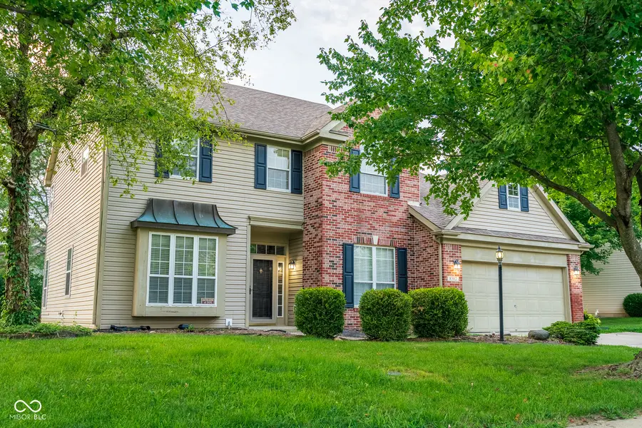 8302 Crystal Pointe LN, Indianapolis, IN 46236