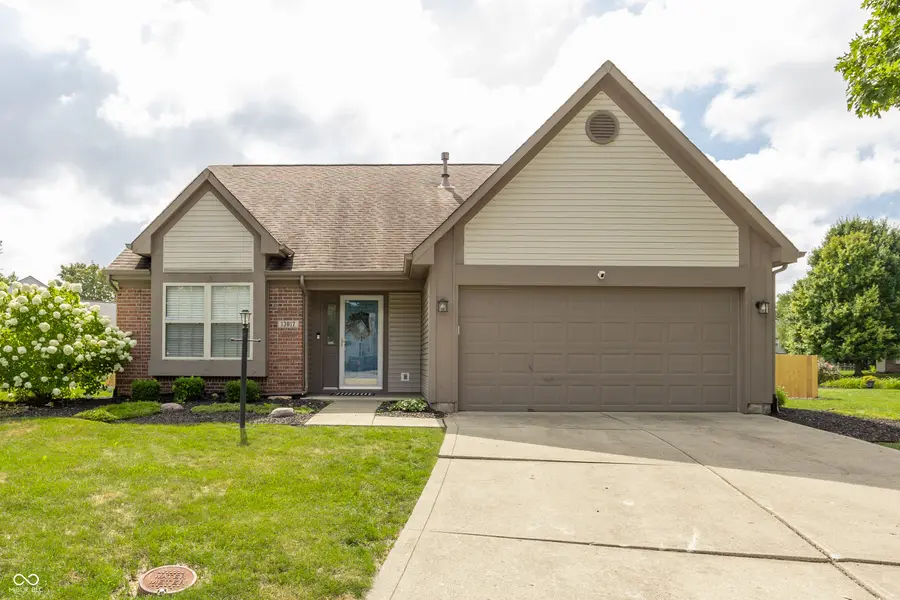 13817 Wabash DR, Fishers, IN 46038