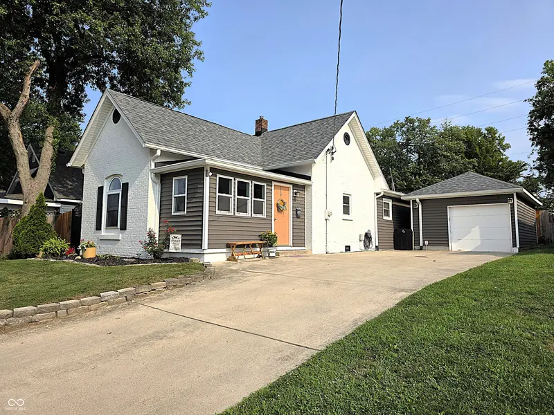 448 E Carlisle ST, Mooresville, IN 46158