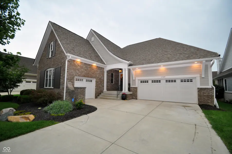 11509 Golden Willow CT, Zionsville, IN 46077