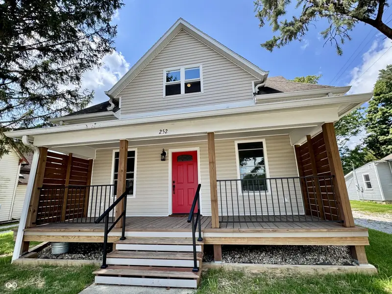 252 S Main ST, Cloverdale, IN 46120