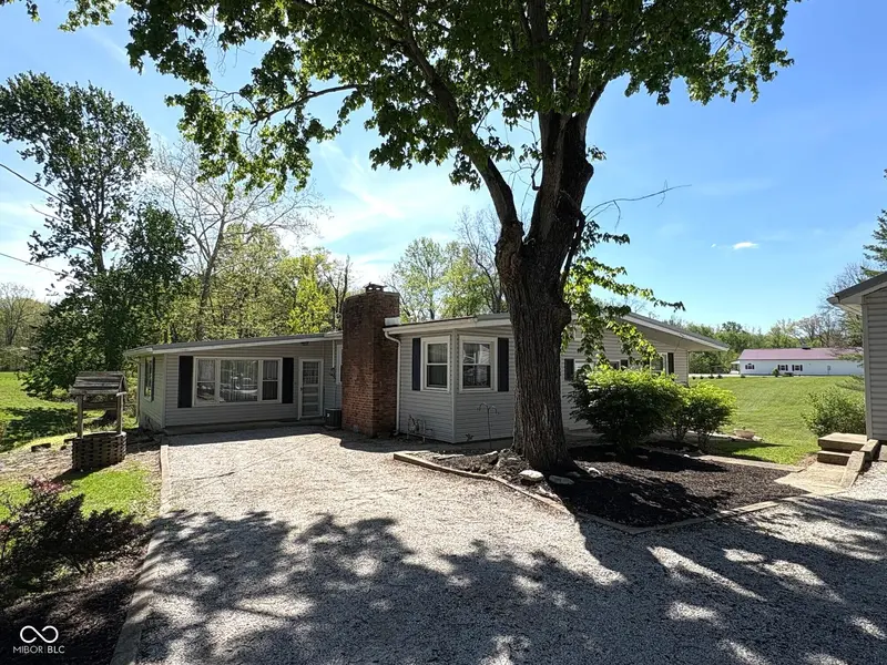 1575 Gobblers Knob RD, Terre Haute, IN 47803