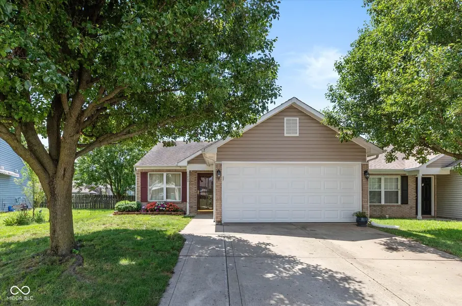 1009 Ebony CIR, Franklin, IN 46131