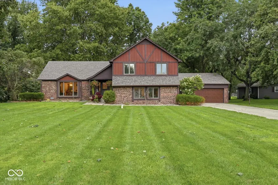 2725 N Richard DR, Shelbyville, IN 46176