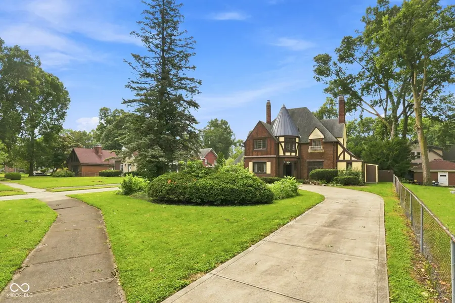 3763 Watson RD, Indianapolis, IN 46205