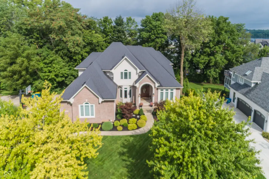 10522 Aeronca LN, Fishers, IN 46055