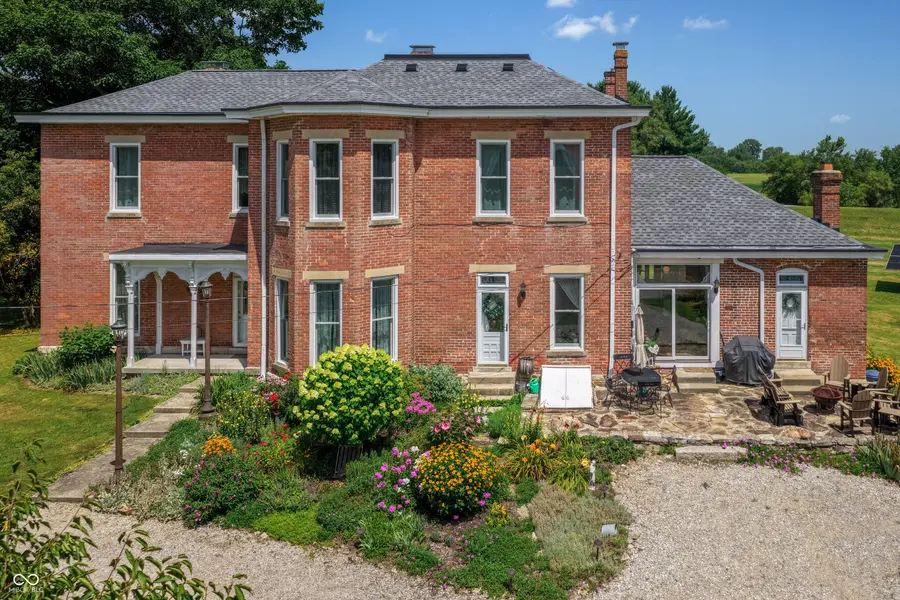 6443 S Jonesville RD, Columbus, IN 47201