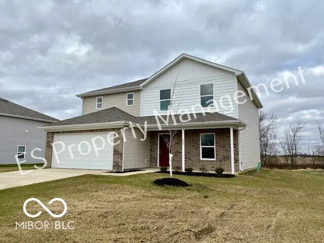 2608 W Kings Canyon DR, Muncie, IN 47303