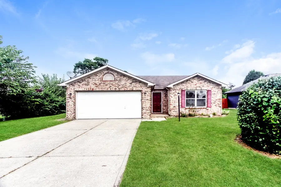 84 Longfellow LN, Greenfield, IN 46140