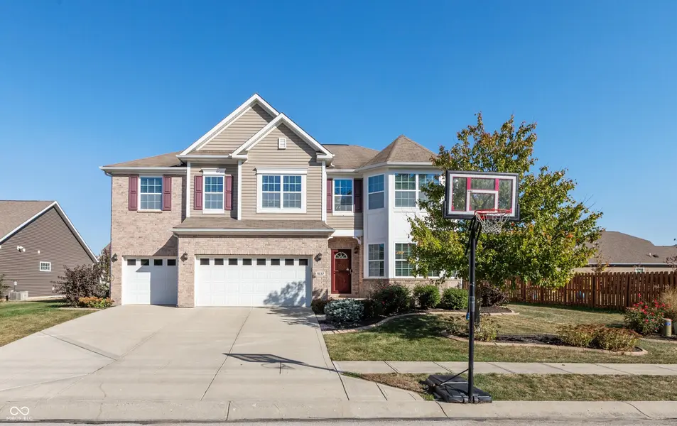 1637 Kilkenny DR, Avon, IN 46123