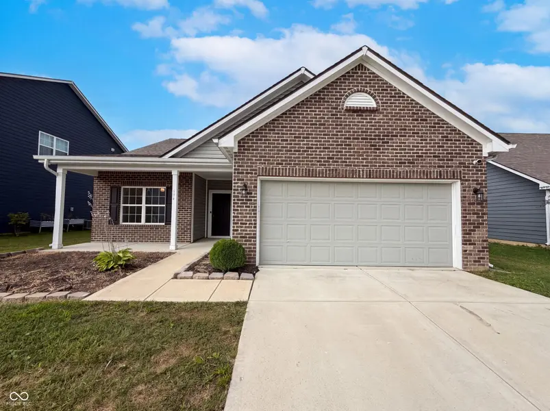 594 Geronimo DR, Greenfield, IN 46140