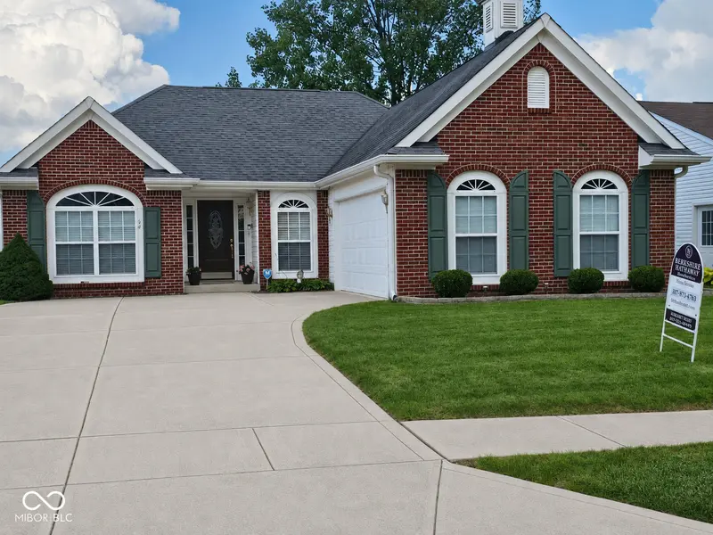 64 Hilltop Farms BLVD, New Whiteland, IN 46184