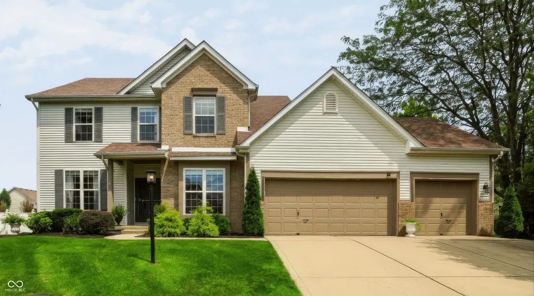 8315 Bent Oak DR, Indianapolis, IN 46236