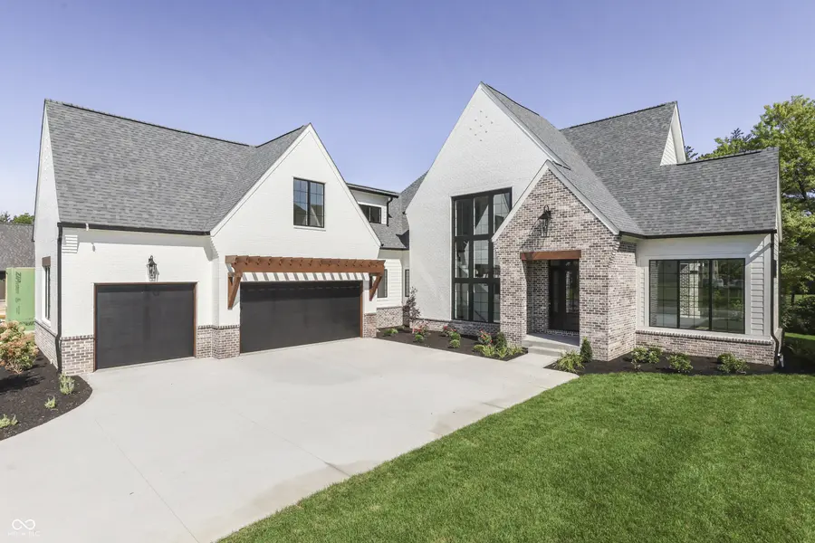 10880 Dartmoor CT, Zionsville, IN 46077
