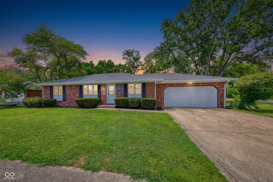 2113 Berwick DR, Shelbyville, IN 46176