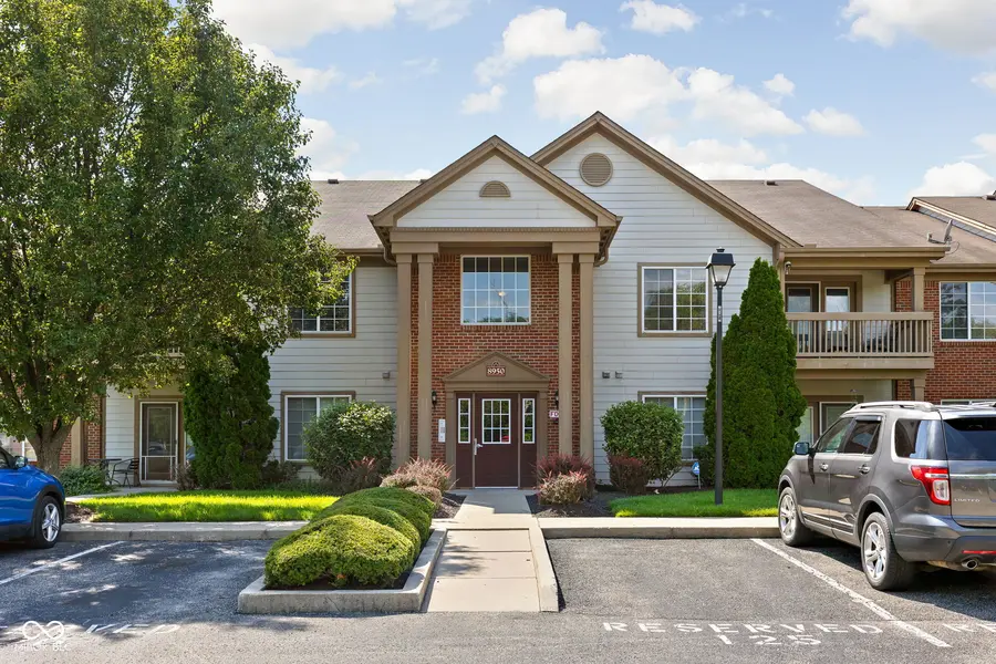 8950 Hunters Creek DR #208, Indianapolis, IN 46227