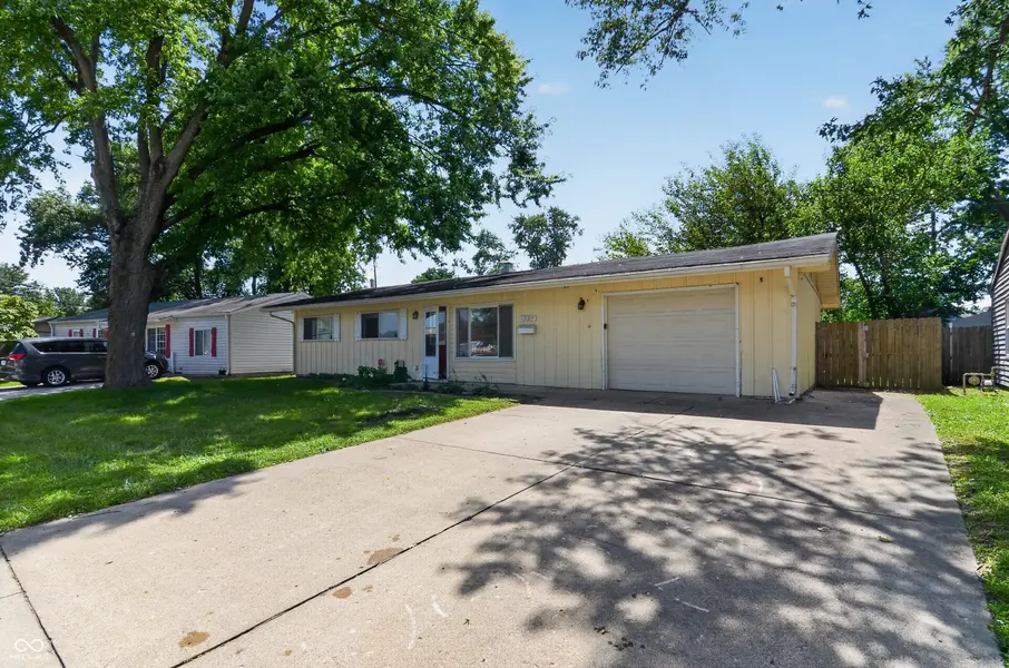 970 Hunter DR, Plainfield, IN 46168