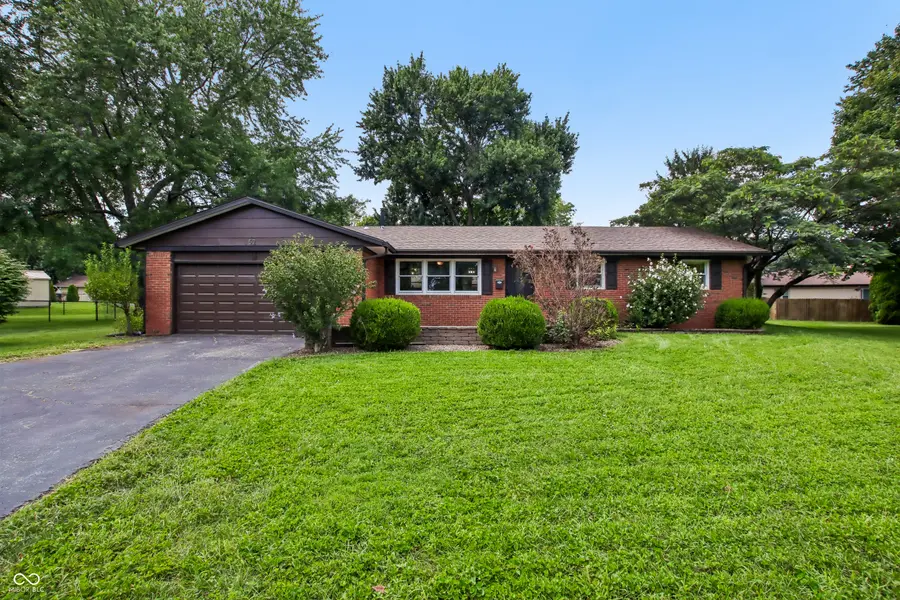 52 N Dawn DR, Franklin, IN 46131